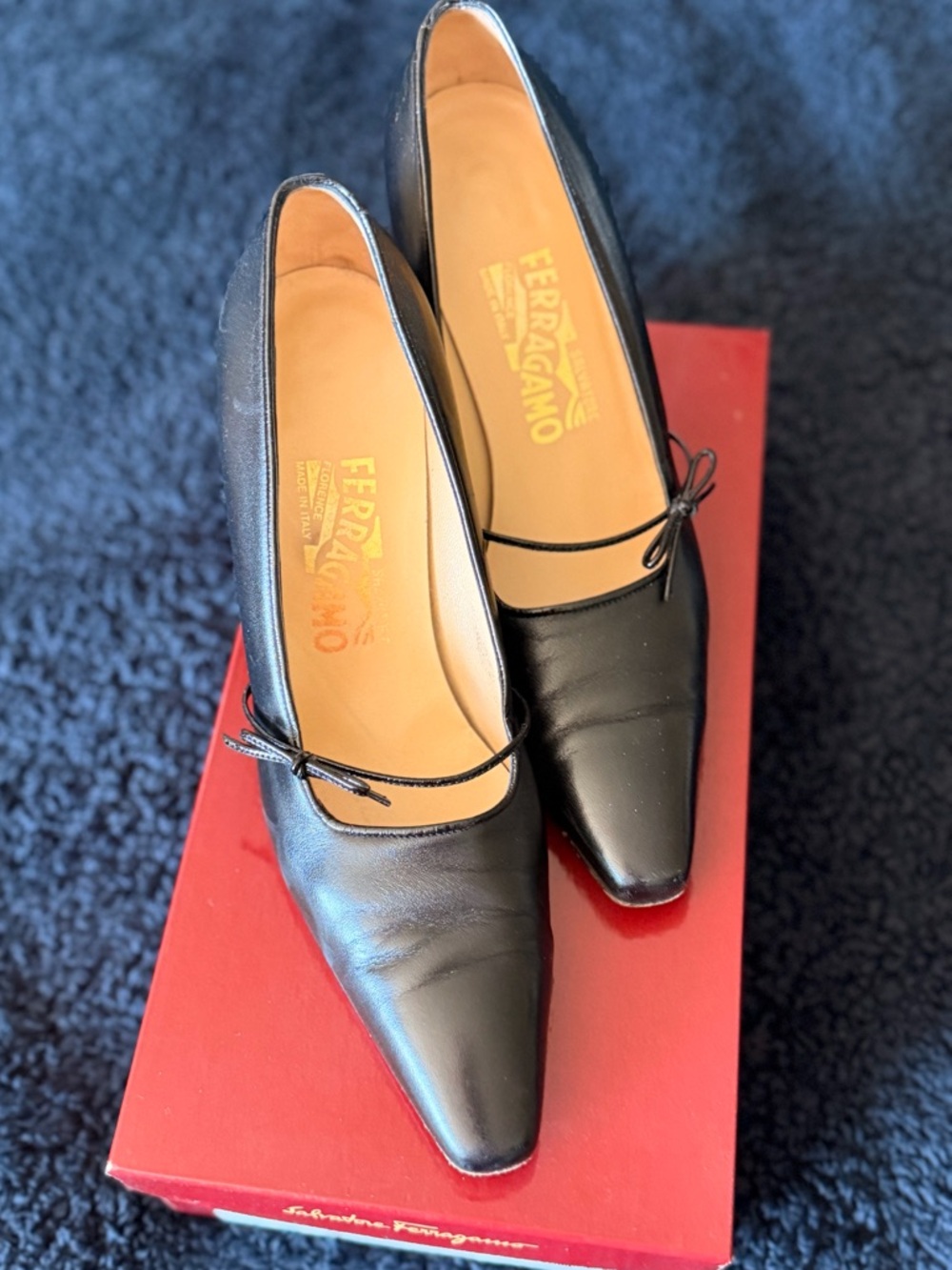 Salvatore Ferragamo Black Leather Pointed Pumps with Bow